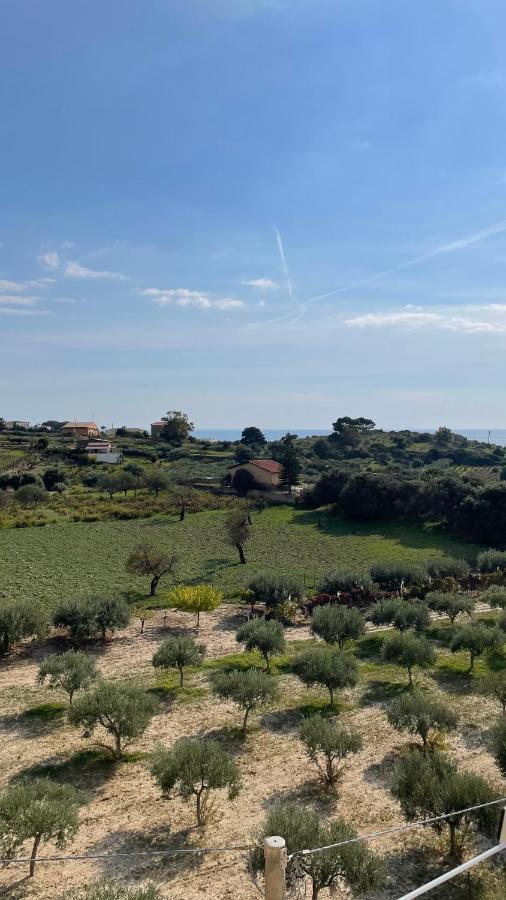 Casa Vacanza Contrada Canalotto 65 レアルモンテ エクステリア 写真